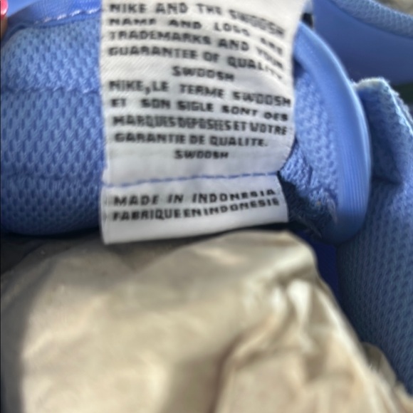 Nike Blue and Green Sneakers Classic Design - Picture 10 of 12